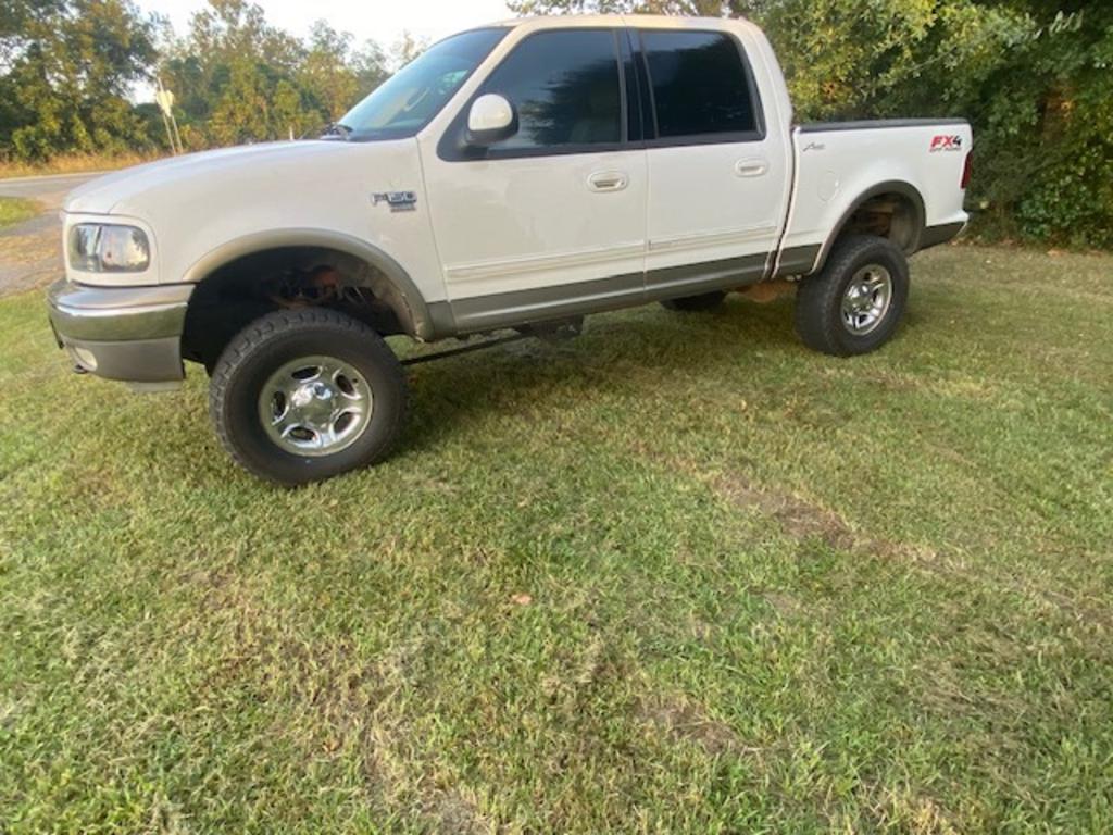 2003 Ford F-150 Lariat's photo